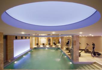 Divani Palace Larissa allows 18 year olds to book a room