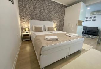 Apartments & Rooms Mostar Story has Balcony rooms