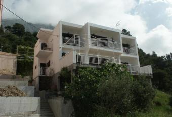 Apartments with a parking space Baska Voda, Makarska - 301 has Balcony rooms