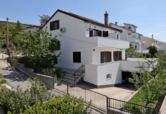 Apartments and rooms with parking space Selce, Crikvenica - 2362 has Balcony rooms