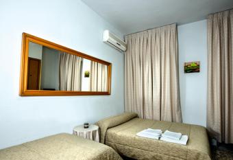 Hostal Santa Barbara has Balcony rooms