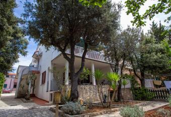 Apartment Mandre 4059b has Balcony rooms