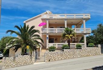 Apartments with a parking space Lun, Pag - 4062 has Balcony rooms