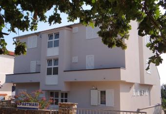 Apartment Potocnica 4096e has Balcony rooms