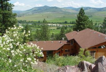 Blue Mountain Bed & Breakfast has Balcony rooms