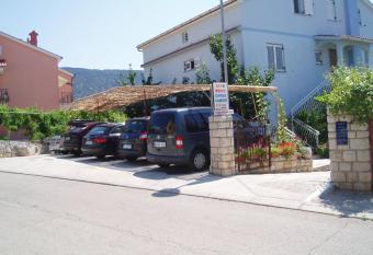 Apartment Orbani   Cres has Balcony rooms