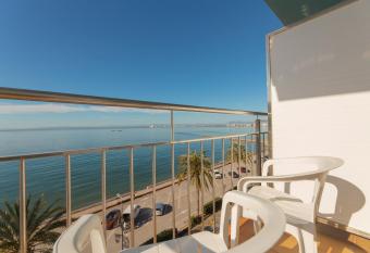 Hotel Risech has Balcony rooms