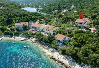 Apartments by the sea Tri Zala, Korcula - 4432 has Balcony rooms