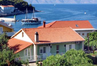 Apartments and rooms by the sea Jelsa, Hvar - 4602 has Balcony rooms