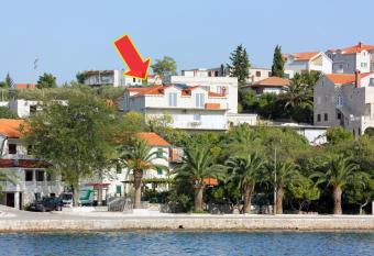 Apartments by the sea Sumartin, Brac - 5620 has Balcony rooms
