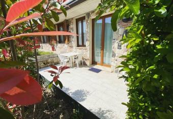 Case vacanza le vele has Balcony rooms