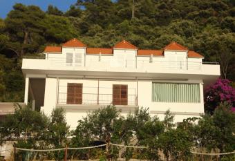 Apartments by the sea Ubli, Lastovo - 8354 has Balcony rooms