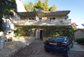 Apartments by the sea Ivan Dolac, Hvar - 8782 has Balcony rooms
