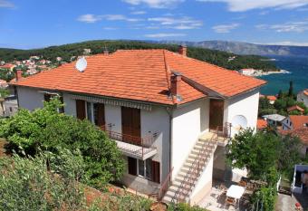 Apartments and rooms with parking space Jelsa, Hvar - 8798 has Balcony rooms