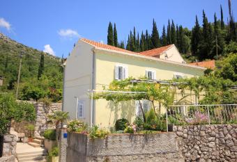 Apartments with WiFi Trsteno, Dubrovnik - 9015 has Balcony rooms