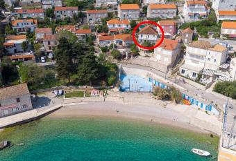 Apartments by the sea Korcula - 10051 has Balcony rooms