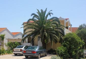 Apartments with a parking space Orebic, Peljesac - 10075 has Balcony rooms