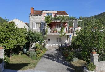 Apartments by the sea Zuljana, Peljesac - 10112 has Balcony rooms