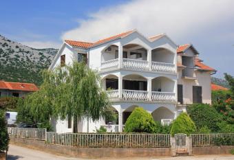 Apartments with a parking space Orebic, Peljesac - 10193 has Balcony rooms