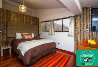 Hotel & Apartments Davesa House allows 18 year olds to book a room