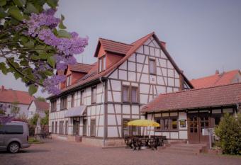 Pension Ujut allows 18 year olds to book a room