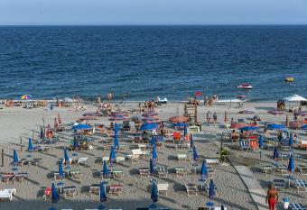 Residence Villa Liliana allows 18 year olds to book a room