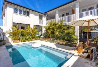 Finns at Old Bar allows 18 year olds to book a room