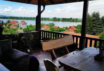 HostelChe Guest House has Balcony rooms