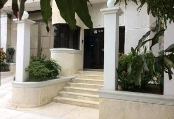 Hostal El Recreo has Balcony rooms