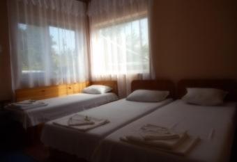 Guest House Borisov allows 18 year olds to book a room