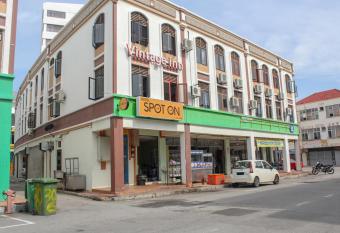 Vintage Inn allows 18 year olds to book a room