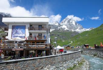 Hotel Meuble  Joli has Balcony rooms