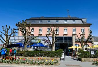 Trail-Inn Natur & Sporthotel allows 18 year olds to book a room