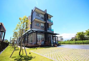 Young Stay        has Balcony rooms