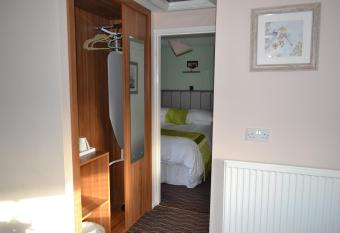 Oak Tree Inn allows 18 year olds to book a room