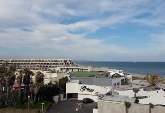 Studio Naturiste Design allows 18 year olds to book a room