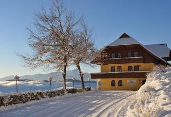 Mathiasl Panorama Ferienwohnungen has Balcony rooms