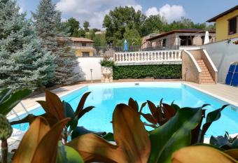 Agriturismo I Tre Ulivi has Balcony rooms