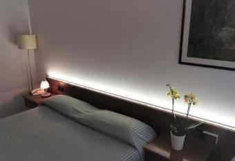 Albergo Centrale has Balcony rooms