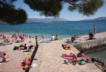 Apartment Vesna allows 18 year olds to book a room