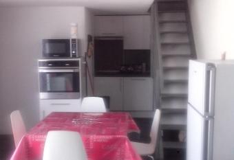 Marendes Des Palombes 2 has Balcony rooms