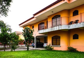UCR Universidad de Costa Rica - Wide Apartment has Balcony rooms