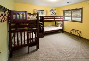 Moderne Hostel allows 18 year olds to book a room