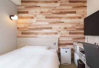 Super Hotel Tokyo JR Kamata Nishiguchi has rooms with a private hot tub