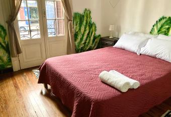 Blanes Hostel has Balcony rooms