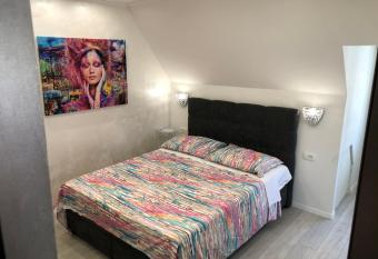 Apartment Vid has Smoking/Balcony rooms