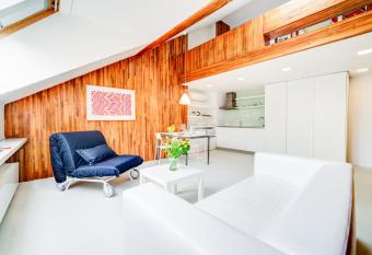 Happy Apartment has Balcony rooms