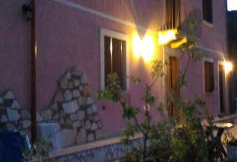 Villa Brezza Marina has Balcony rooms