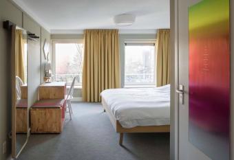 Hotel Light allows 18 year olds to book a room