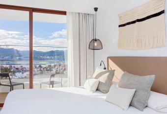 Hotel Sa Clau by Mambo has Balcony rooms